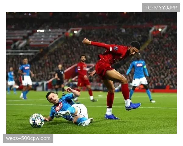 诺丁汉森林传中球705次联盟第二，边路传中成主要进攻方式